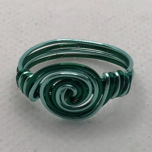 Mint Green and Dark Green Art Deco Swirl Ring