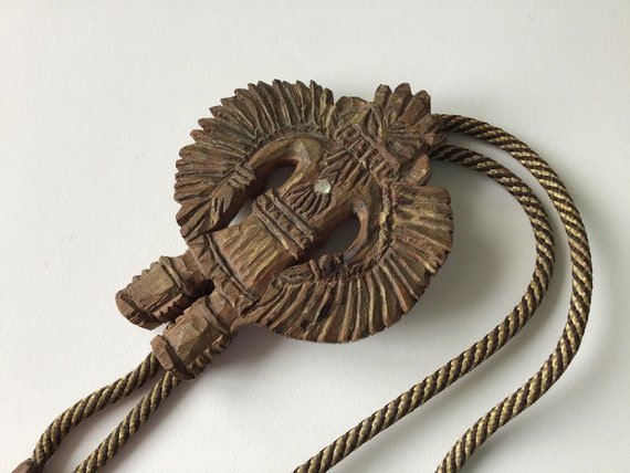 Hand Carved Vintage Native American Bolo Tie Hand Carved Vintage Native American Bolo Tie