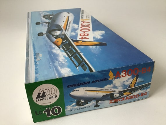 Vintage 1981 Hasegawa Airbus A300-B4 Model Kit Singapore Airlines