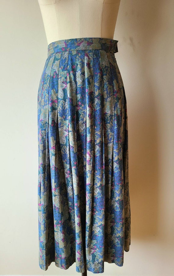 Vtg Laura Ashley skirt / floral midi skirt/ blue … - image 2