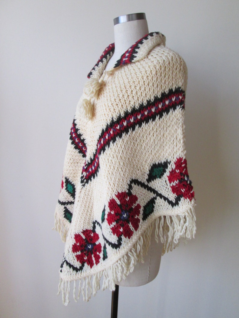 60/'s-70/'s poncho hand knit Hippie Poncho oversize red flowers Sweater Poncho