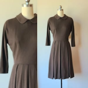 50&#39;s dress / wool blend  fit & flair pleated  with peter pan collar/ day dress / secretary dress / By Phillis de Trano for Georgette size XS