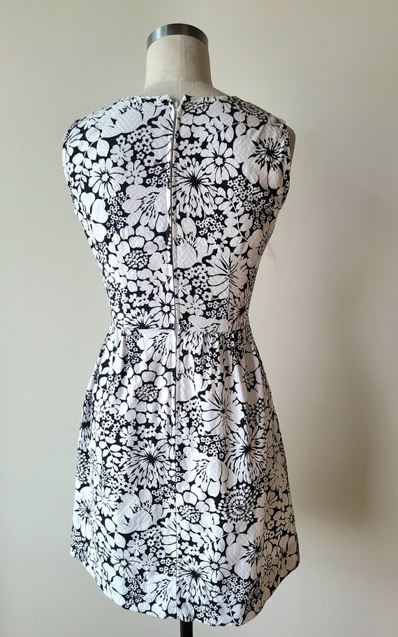 60's Mod mini dress / pique flower power sleevele… - image 7
