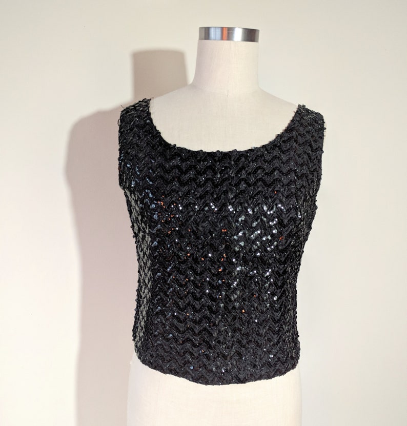 60/'s Sequined top black sleeveless beaded and sequined shell black tank toprear zipper size small