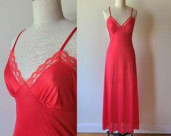 70er Jahre Deena langes Maxi Nachthemd rotes Negligee mit Spitze; Schlupfkleid Gr. S