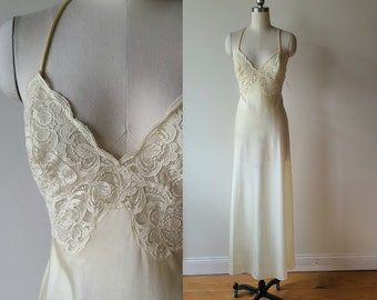 70s Vanity Fair Collectables long negligee /ivory long maxi nightgown with lace / cross back slip dress/ bridal lingerie/ size 34