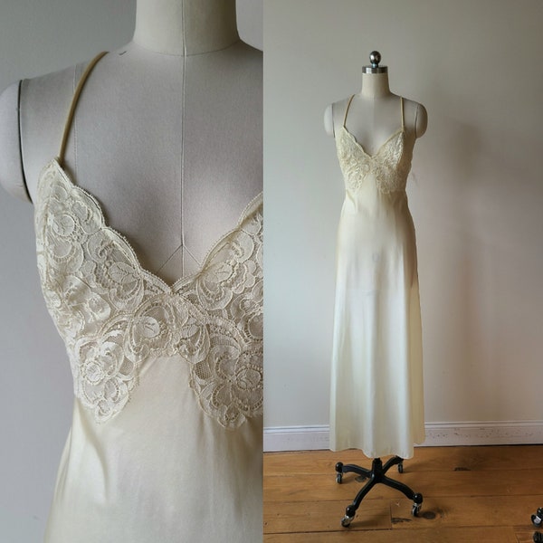 70s Vanity Fair Collectables long negligee /ivory long maxi nightgown with lace / cross back slip dress/ bridal lingerie/ size 34