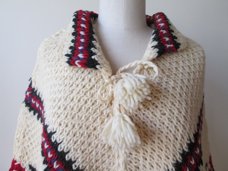 60/'s-70/'s poncho hand knit Hippie Poncho oversize red flowers Sweater Poncho