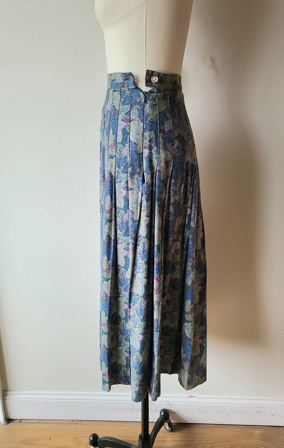 Vtg Laura Ashley skirt / floral midi skirt/ blue … - image 5