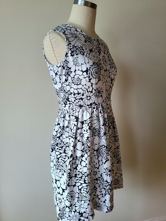 60's Mod mini dress / pique flower power sleevele… - image 5