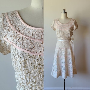 50&#39;s lace dress / Betty Hartford sheer lace fit and flare dress / short wedding dress /  dress size extra small
