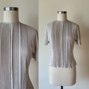 50s-60s nylon blouse / tuck front nylon blouse / dove gray  secretary blouse / button back blouse / by Jane Holly Originals  size 34