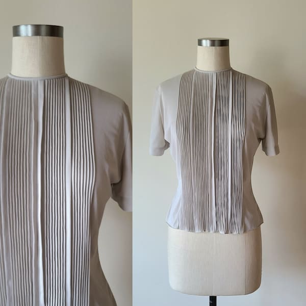 50s-60s nylon blouse / tuck front nylon blouse / dove gray  secretary blouse / button back blouse / by Jane Holly Originals  size 34