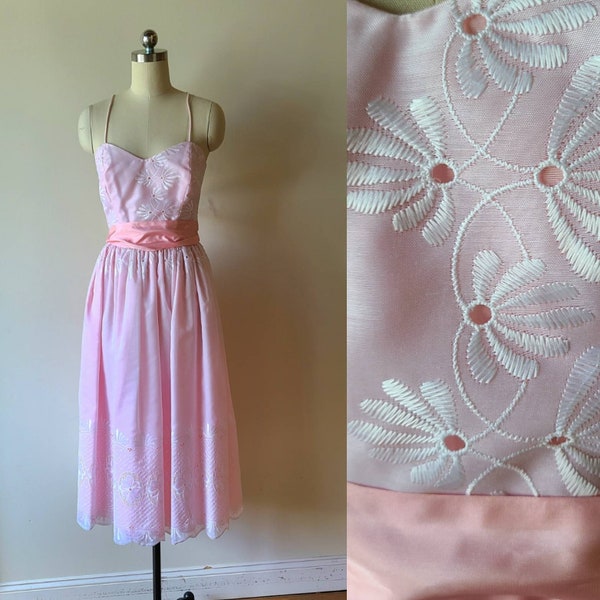 70s eyelet lace dress/ lace prom party dress with sweetheart neckline / midi pink wedding dress / by Joy Stevens of California size XS
