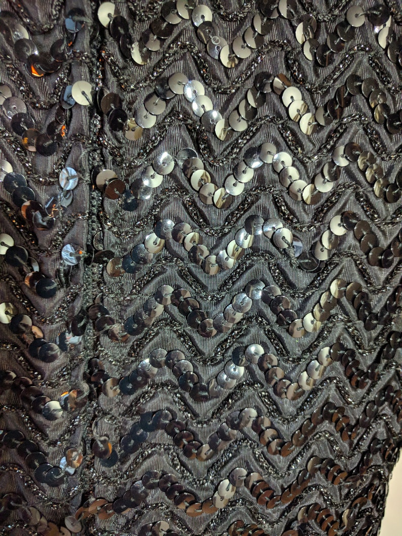 60/'s Sequined top black sleeveless beaded and sequined shell black tank toprear zipper size small