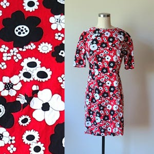 60&#39;s mod floral shift dress/  red and black  floral sheath / mod 60&#39;s dress / flower power dress / size medium