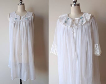 60's white Chiffon and Lace short Peignoir set with blue flowers; wedding lingerie size medium