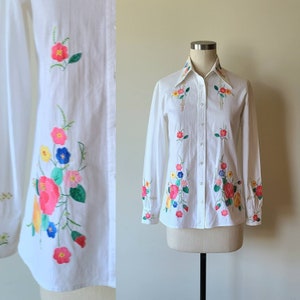 Vintage embroidered tablecloth blouse / King James floral applique white cotton blouse / 80s shirt  /made in Hong Kong size 10