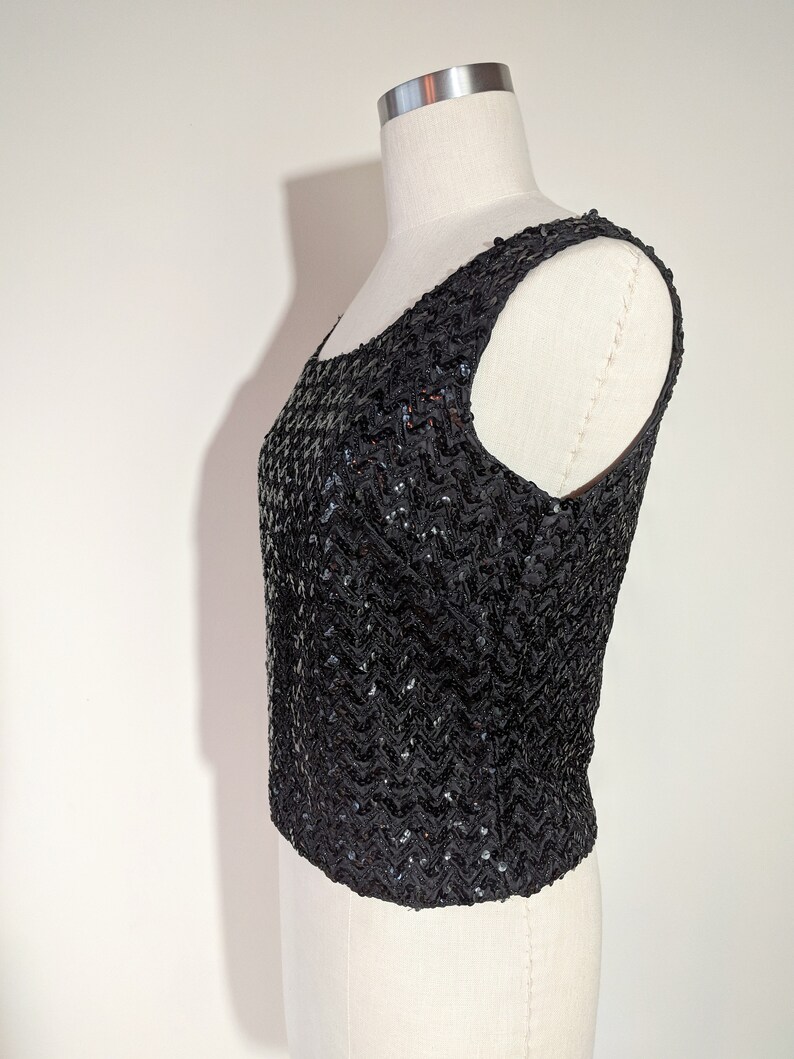 60/'s Sequined top black sleeveless beaded and sequined shell black tank toprear zipper size small