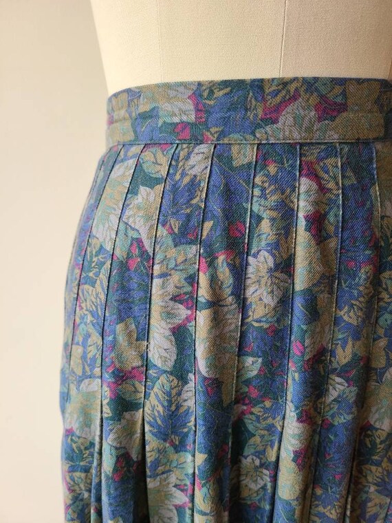 Vtg Laura Ashley skirt / floral midi skirt/ blue … - image 3