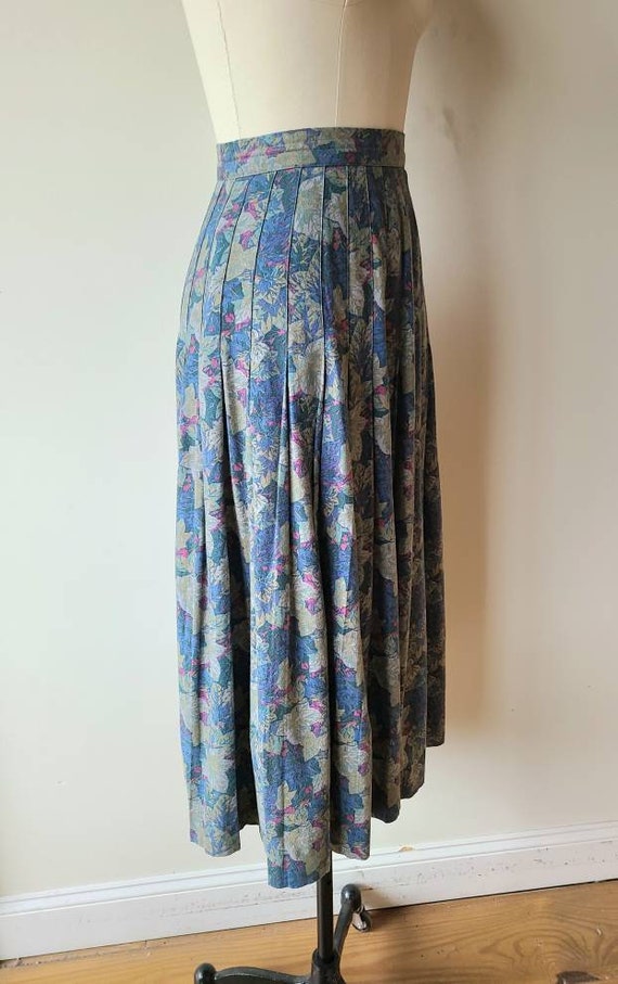 Vtg Laura Ashley skirt / floral midi skirt/ blue … - image 4