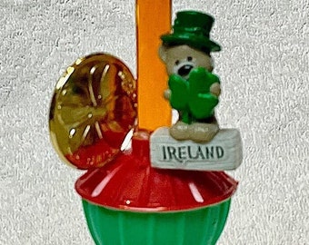 Saint Patrick's Day Bubble Light - Leprechaun Bubble Lamp - Shamrock & Lucky Charm Lamp -  Good Luck Charm Night Light - Imported Irish Sign