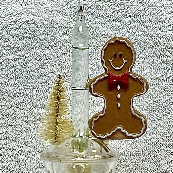 Yummie Gingerbread Man Bubble Light & Holiday Tree - Gingerbread Man Bubble Light - Holiday Night Light - Hand Crafted Christmas Gift