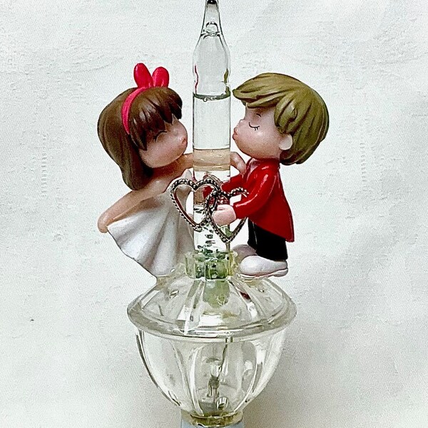 Wedding Anniversary Bubble Light with Two Hearts - Romantic Kissing Couple Bubble Lamp - Bride & Groom Bubble Night Light Gift - Red/Wht