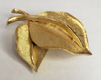 Benny Steinberg Slovitt and Kaslo BSSK Textured Gold Tone Vintage Leaf Brooch