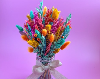 Bouquets de fleurs séchées arc-en-ciel lumineux dans des pots Mason - Cadeau lumineux et vibrant pour la fête des mères