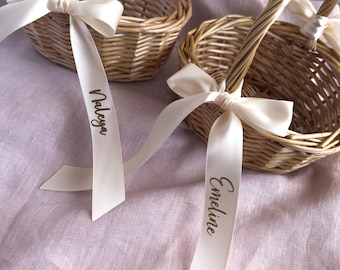 Cestino personalizzato per damigelle con coriandoli di petali aggiuntivi: petali ecologici/accessorio rustico per matrimonio biodegradabile