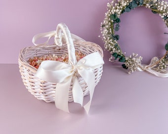 Panier de bouquetière blanc avec confettis de fleurs biodégradables en option | Accessoires fleurs filles