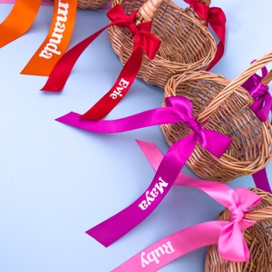 Entzückender Korb für Brautjungfern und Blumenmädchen mit optionalem biologisch abbaubarem Blütenblatt-Konfetti | Natürliche Hochzeitsaccessoires