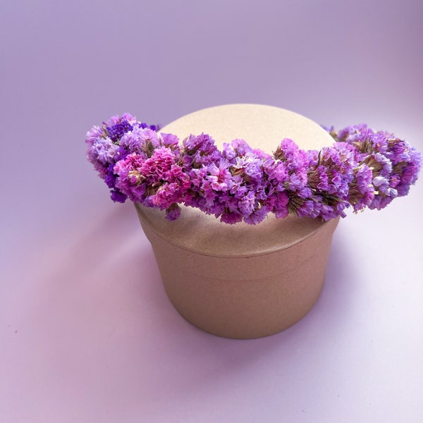 Couronne de fleurs séchées de mariage Statice violet pour les mariées et les demoiselles d'honneur et la fille de fleur, bandeau fantaisiste d'accessoires de cheveux de mariage, bandeau