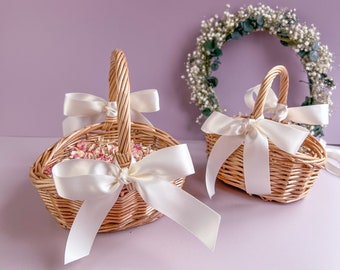 Petit et mini panier de bouquetière avec confettis de pétales de fleurs biodégradables en option | Accessoires de mariage naturels