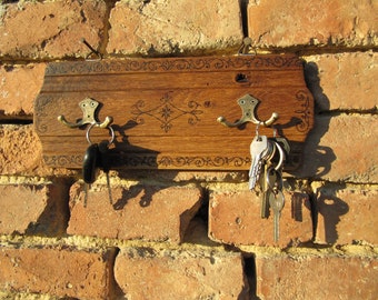 Key hook, Key holder, Key hangers, Wall key holder, Rustic key holder, Vintage key holder, Oak wood, Pyrography, Handcrafted, Entryway