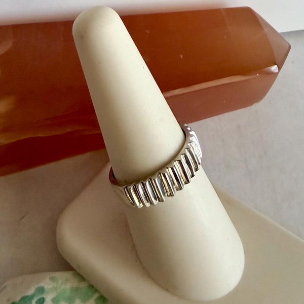 Sterling Silver Vertical Ridge Ring – Industrial Geometric Band, Modernist Unisex Jewelry