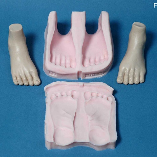 Moldf8 - 3-inch foot mold, Designed by Maureen Carlson. Fits with our 3-inch face molds and hand mold F6.