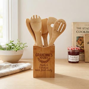 Grandma Kitchen Gift Personalized Bamboo Utensil Holder, Engraved Kitchen Storage Organizer, New Grandma Present, Sweet Grandmother Decor