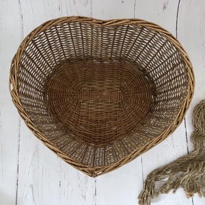 Twin Shared Large Wicker Heart Bowl, Willow Basket, Newborn Photo Prop, Sitter Prop, Natural, Newborn Heart