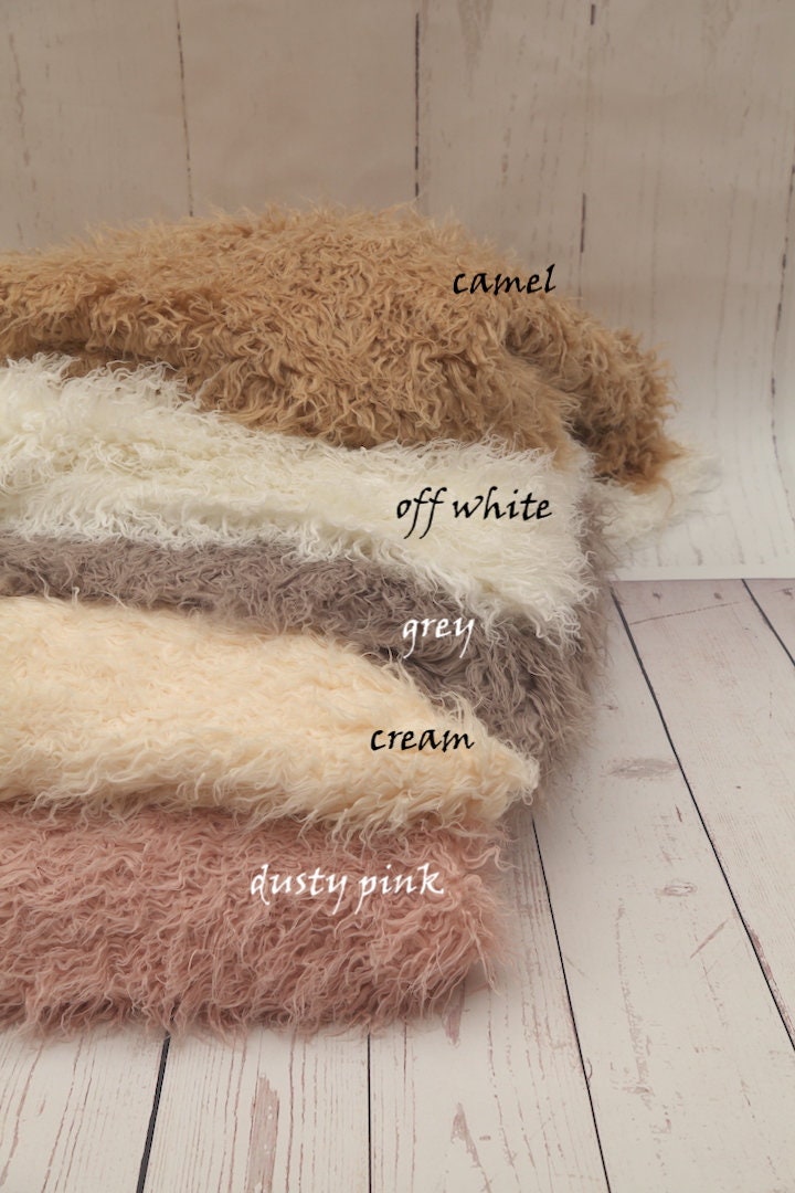 New Zealand Wool Cut Pile LV Luxury Handmade Rug, For Floor, Size: 2.5ft X  2.5