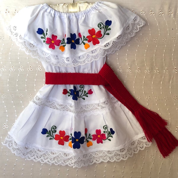 Robe de fille mexicaine avec des fleurs colorées, robe de bébé mexicaine au design floral, robe Campesina, premier anniversaire mexicain