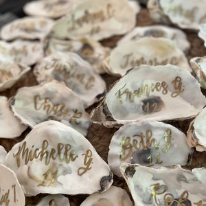 Oyster Shell Place Cards Wedding Place Cards Beach Wedding Gold Oyster Shell Name Cards Personalized Shells for Wedding Favor zdjęcie 2