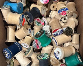 15 vintage empty wooden thread spools