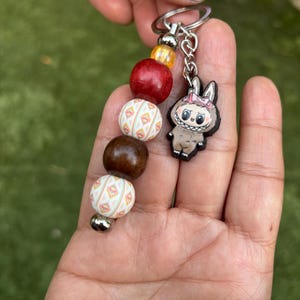 Süßer Labubu-Hase Perlen Schlüsselanhänger | Süßer handgemachter Charakter Schlüsselbund | Bunte Perlen Taschenanhänger | Kawaii Geschenk