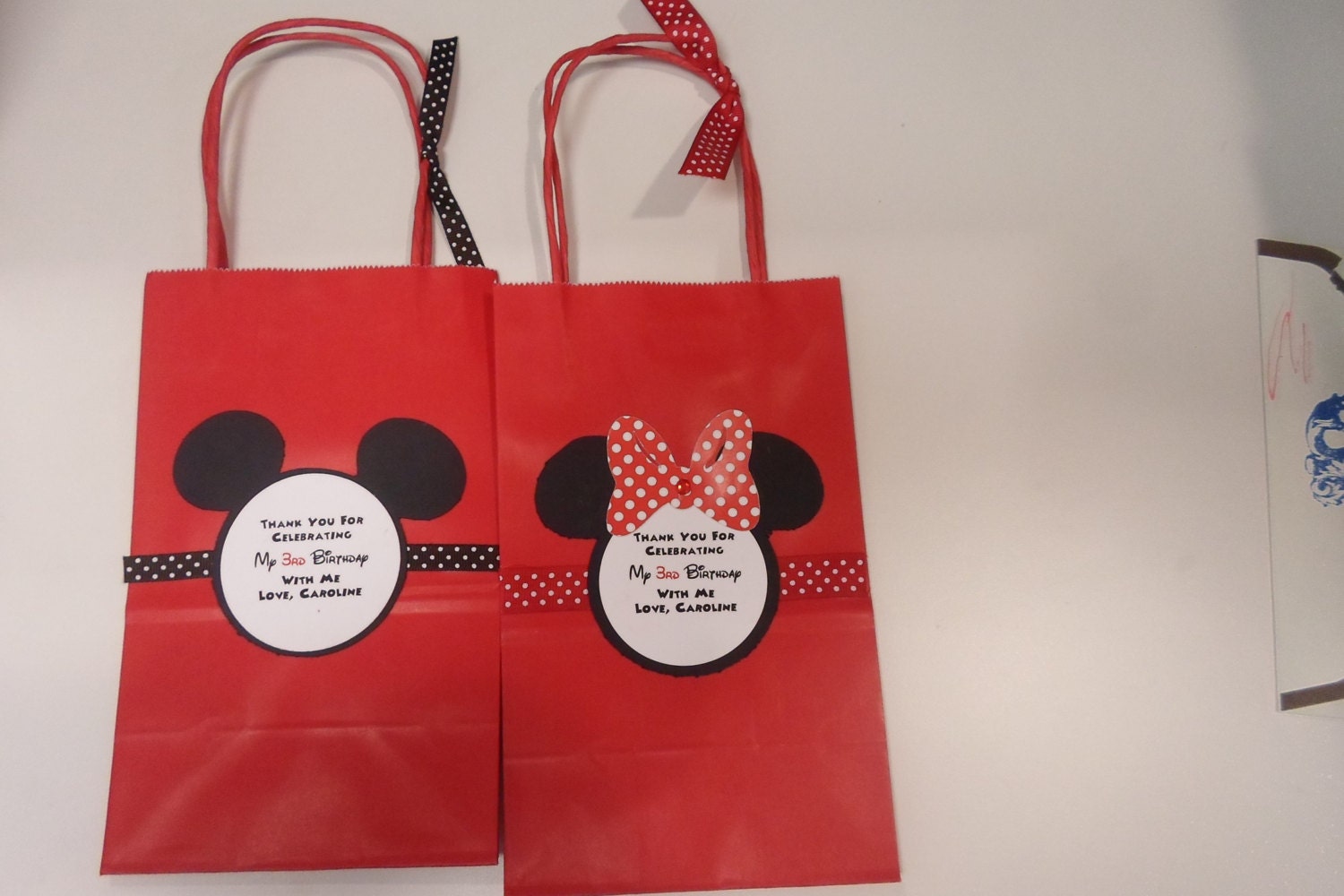 Décoration de fête d'anniversaire Mickey Minnie Mouse, ensemble de sacs  cadeaux à poignée, sacs à bonbons en papier, fournitures de fête pour bébé