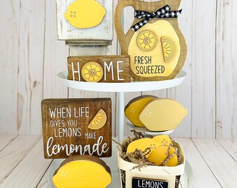Décor de plateau à plusieurs niveaux de citron, thème de citron, fruit d'été