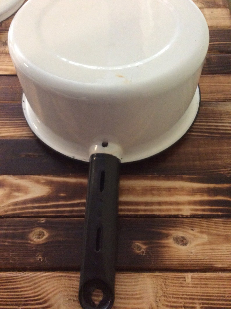 Vintage Enamel Black and White Sauce Pan Retro CookwareBlack and White Cooking Pot with Lid