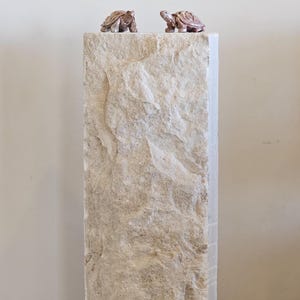 travertine pedestal column - Plinth - Monolith