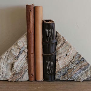 Onyx Bookend - Bookshelf Organization - Bookstop - Gift